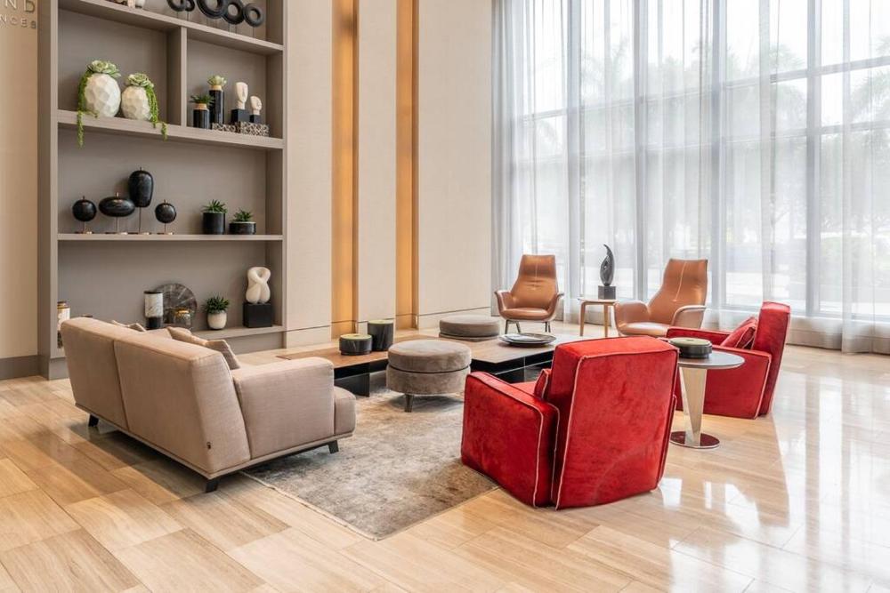 Stunning Apartment in Downtown Doral
